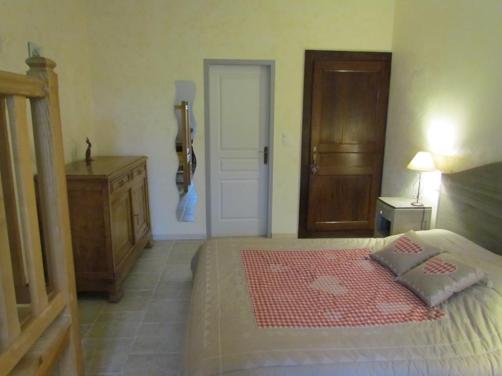 Bed and Breakfast Le Domaine Du Cerneau Nailhac Habitación foto